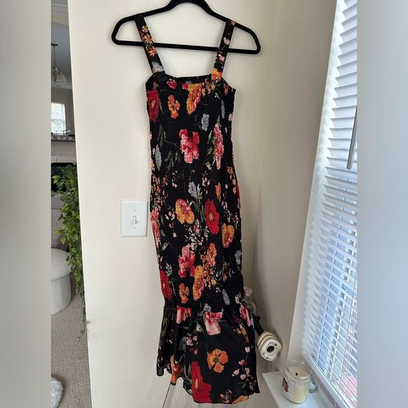 Hello Molly Dresses & Skirts - Hello Molly size 4 black floral dress w ruching